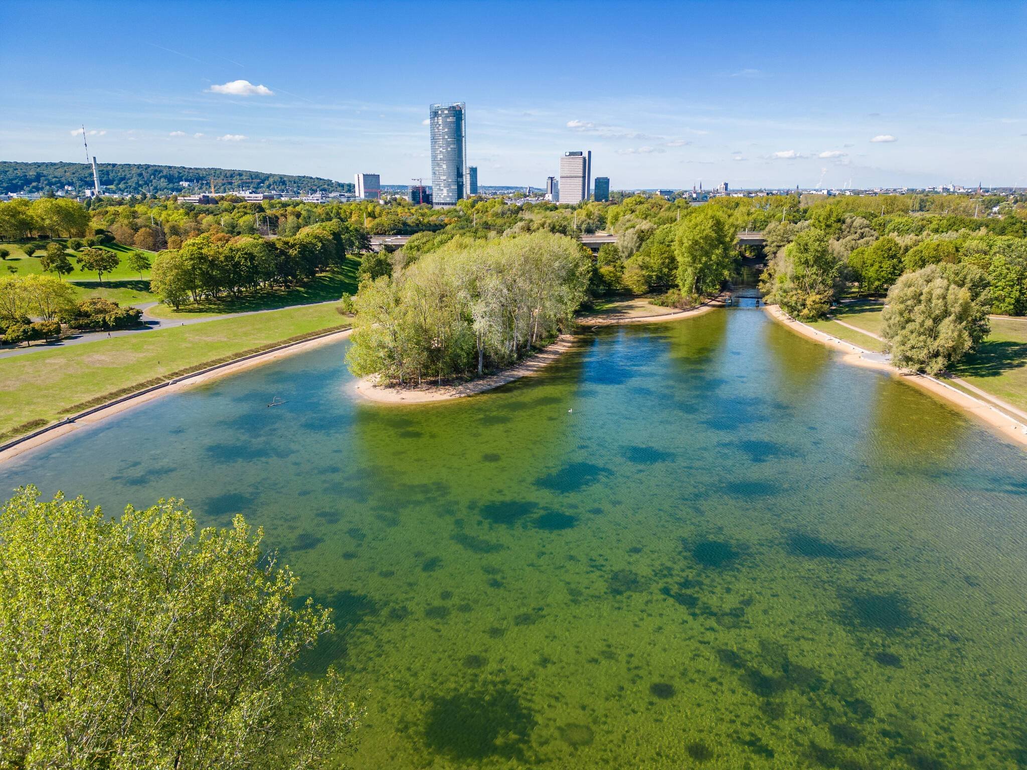 🌳 라인아우에 여가 공원(프라이차이트파르크 라인아우에)